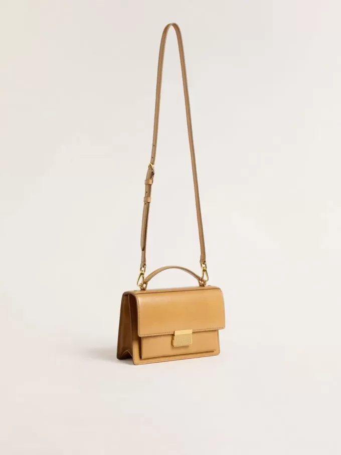 Bolso Venezia en piel repujada amarillo ocre con detalles dorados