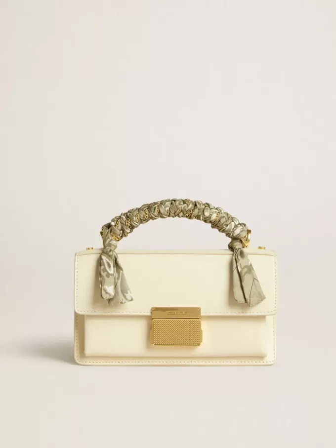 Bolso Venezia pequeño en piel acolchada color mantequilla con pañuelo trenzado. Bolso Venezia pequeño en piel acolchada color mantequilla con pañuelo trenzado.