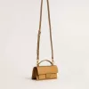 Bolso Venezia pequeño en piel color tabaco con detalles dorados Bolso Venezia pequeño en piel color tabaco con detalles dorados