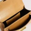 Bolso Venezia pequeño en piel color tabaco con detalles dorados Bolso Venezia pequeño en piel color tabaco con detalles dorados