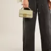 Bolso Venezia pequeño en piel con estampado de pitón verde claro y detalles dorados Bolso Venezia pequeño en piel con estampado de pitón verde claro y detalles dorados