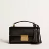 Bolso Venezia pequeño en piel negra con detalles dorados Bolso Venezia pequeño en piel negra con detalles dorados