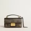 Bolso Venezia pequeño en piel negra desgastada con detalles dorados. Bolso Venezia pequeño en piel negra desgastada con detalles dorados.