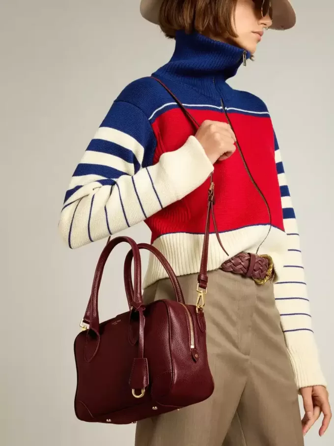 Bolso Vita en piel burdeos con detalles dorados Bolso Vita en piel burdeos con detalles dorados