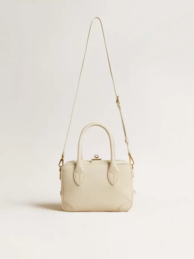 Bolso Vita en piel color mantequilla con detalles dorados Bolso Vita en piel color mantequilla con detalles dorados