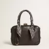 Bolso Vita en piel de oveja negra con detalles dorados