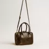 Bolso Vita en piel envejecida negra con detalles dorados Bolso Vita en piel envejecida negra con detalles dorados