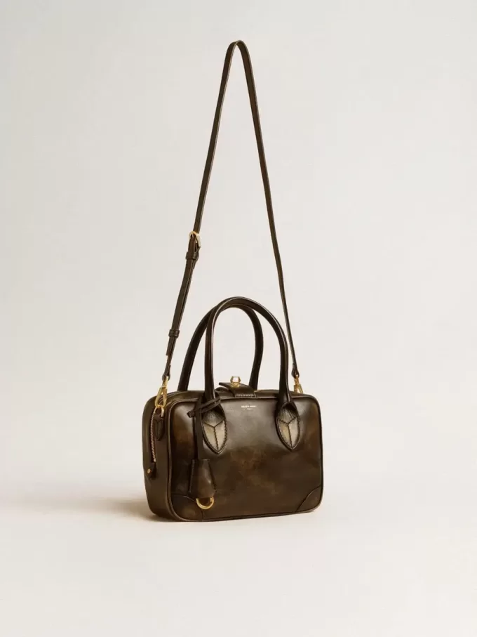 Bolso Vita en piel envejecida negra con detalles dorados Bolso Vita en piel envejecida negra con detalles dorados