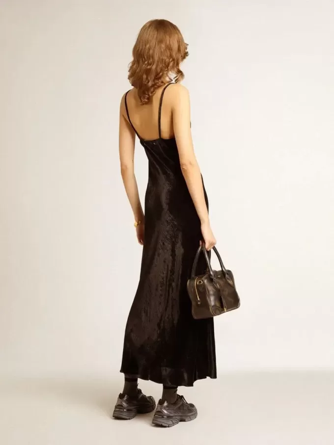 Bolso Vita en piel envejecida negra con detalles dorados Bolso Vita en piel envejecida negra con detalles dorados