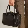 Bolso Vita en piel lisa negra con detalles dorados Bolso Vita en piel lisa negra con detalles dorados