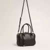Bolso Vita en piel lisa negra con detalles dorados Bolso Vita en piel lisa negra con detalles dorados