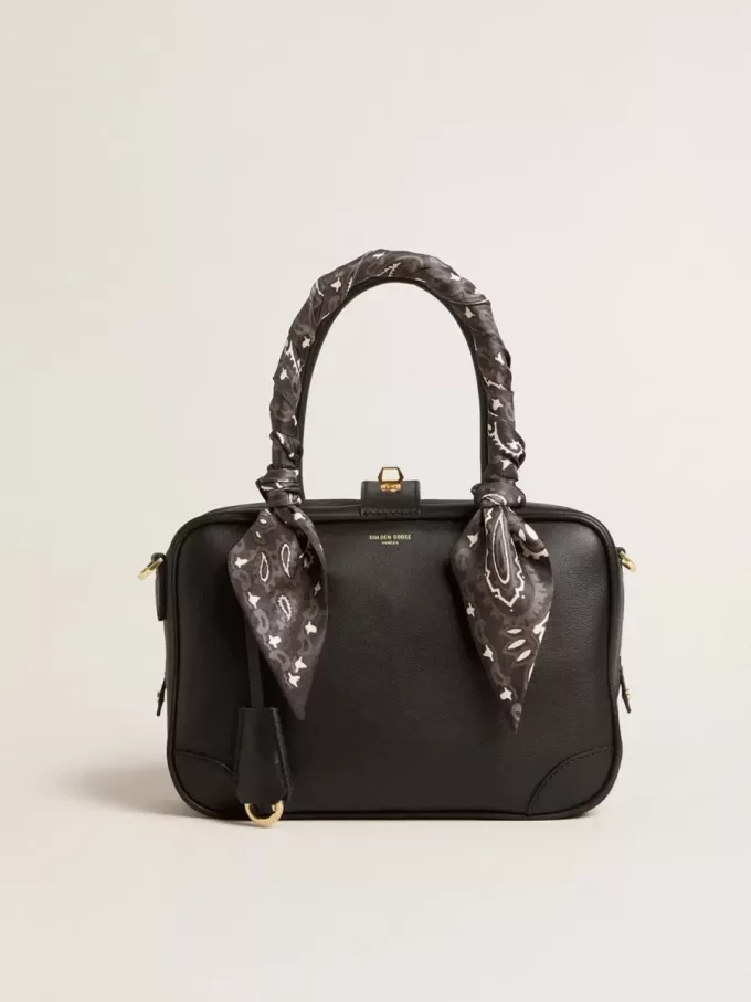 Bolso Vita en piel lisa negra con detalles dorados Bolso Vita en piel lisa negra con detalles dorados