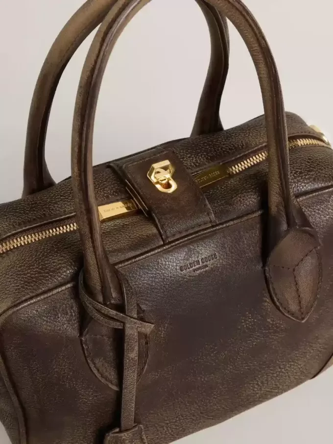 Bolso Vita en piel vintage marrón con detalles dorados Bolso Vita en piel vintage marrón con detalles dorados
