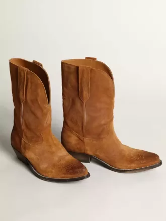 Botas bajas de mujer en ante color tabaco con estrella incrustada