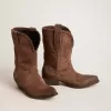 Botas bajas de mujer en ante lavado marrón oscuro Botas bajas de mujer en ante lavado marrón oscuro