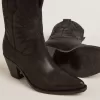Botas bajas Wish Star para mujer en piel negra con bordado de estrellas. Botas bajas Wish Star para mujer en piel negra con bordado de estrellas.