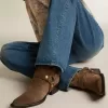 Botas Debbie bajas en ante gris paloma con hebilla extraíble Botas Debbie bajas en ante gris paloma con hebilla extraíble
