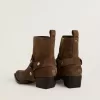 Botas Debbie bajas en ante gris paloma con hebilla extraíble Botas Debbie bajas en ante gris paloma con hebilla extraíble