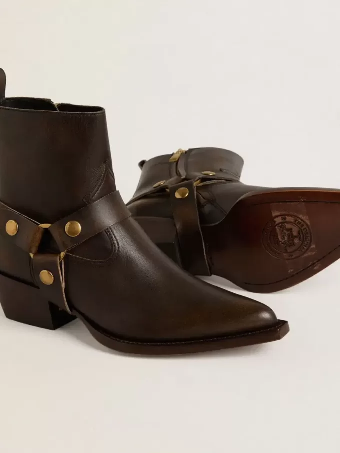 Botas Debbie bajas en piel marrón oscuro con hebilla extraíble Botas Debbie bajas en piel marrón oscuro con hebilla extraíble