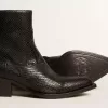 Botas Debbie bajas en piel negra con estampado de serpiente Botas Debbie bajas en piel negra con estampado de serpiente