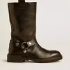 Botas Kurt de piel negra brillante con hebilla y tachuelas plateadas Botas Kurt de piel negra brillante con hebilla y tachuelas plateadas