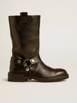 Botas Kurt de piel negra brillante con hebilla y tachuelas plateadas