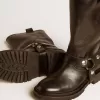 Botas Kurt de piel negra brillante con hebilla y tachuelas plateadas Botas Kurt de piel negra brillante con hebilla y tachuelas plateadas