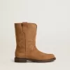 Botas Wish Junior en ante camel con bordado de estrellas Botas Wish Junior en ante camel con bordado de estrellas