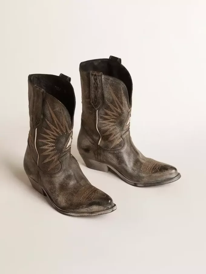 Botas Wish Star bajas para mujer en piel negra con estrella plateada Botas Wish Star bajas para mujer en piel negra con estrella plateada