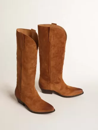Botas Wish Star en ante coñac con estrella incrustada tono sobre tono