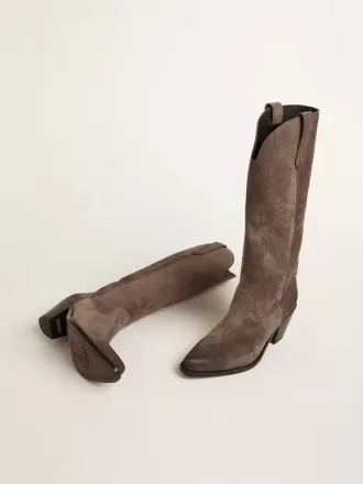 Botas Wish Star en ante marrón oscuro con estrella incrustada tono sobre tono