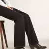 Botas Wish Star para mujer en piel negra con estrella bordada tono sobre tono Botas Wish Star para mujer en piel negra con estrella bordada tono sobre tono