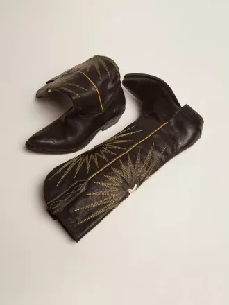 Botas Wish Star para mujer en piel negra con estrella incrustada en piel laminada platino