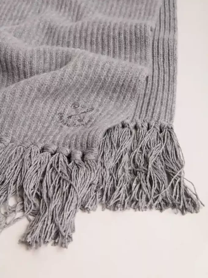 Bufanda de lana gris acanalada Bufanda de lana gris acanalada