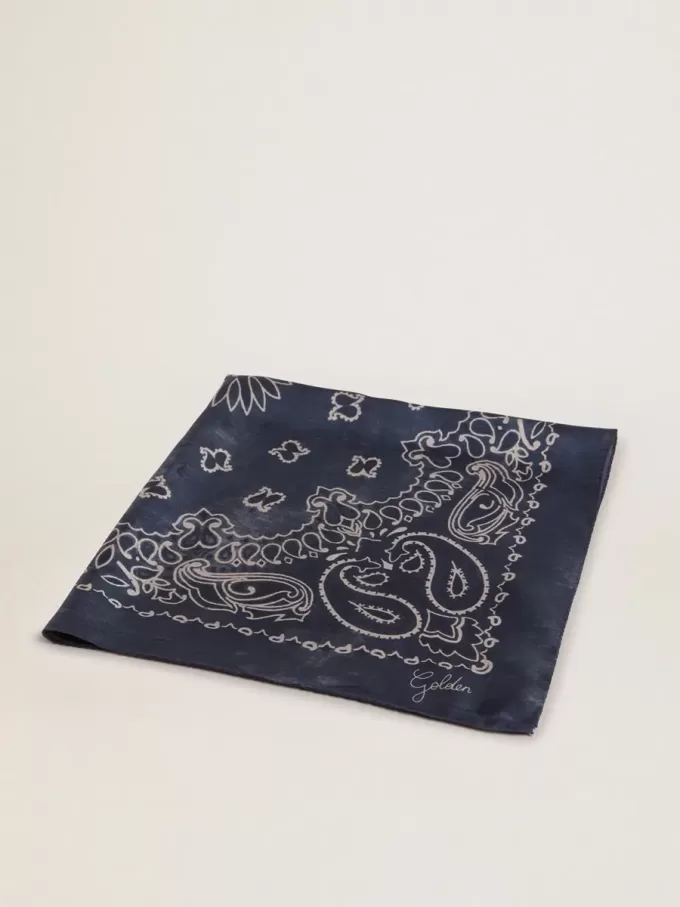 Bufanda Golden Collection azul denim con estampado de cachemira Bufanda Golden Collection azul denim con estampado de cachemira