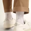 Calcetines blancos con estrella de cristal en la parte trasera Calcetines blancos con estrella de cristal en la parte trasera