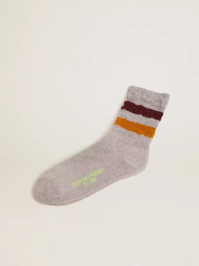 Calcetines gris jaspeado con detalles desgastados y rayas bicolor Calcetines gris jaspeado con detalles desgastados y rayas bicolor
