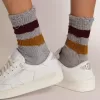 Calcetines gris jaspeado con detalles desgastados y rayas bicolor Calcetines gris jaspeado con detalles desgastados y rayas bicolor