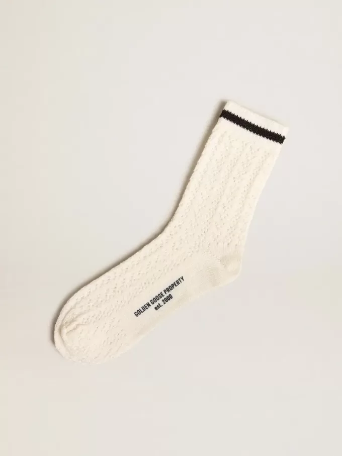 Calcetines largos acanalados en blanco vintage con raya negra Calcetines largos acanalados en blanco vintage con raya negra