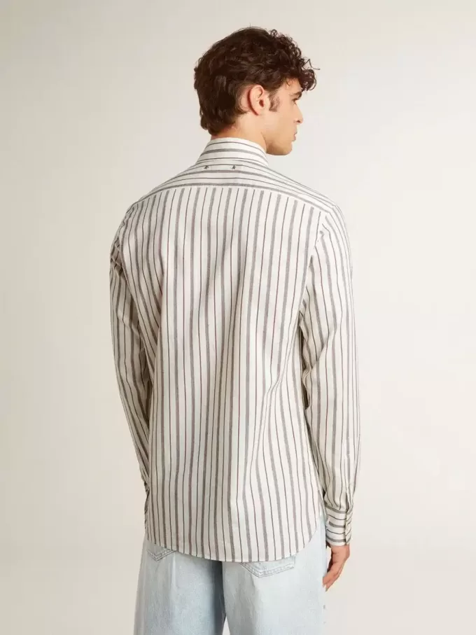 Camisa blanca de algodón para hombre con finas rayas burdeos Camisa blanca de algodón para hombre con finas rayas burdeos