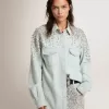 Camisa boyfriend blanqueada para mujer con cristales cabujones Camisa boyfriend blanqueada para mujer con cristales cabujones
