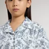 Camisa corta blanca para niña con estampado azul