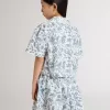 Camisa corta blanca para niña con estampado azul