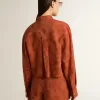 Camisa corta de mujer en jacquard rojo ladrillo con mangas anchas Camisa corta de mujer en jacquard rojo ladrillo con mangas anchas