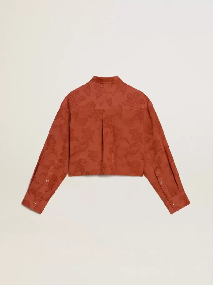 Camisa corta de mujer en jacquard rojo ladrillo con mangas anchas Camisa corta de mujer en jacquard rojo ladrillo con mangas anchas