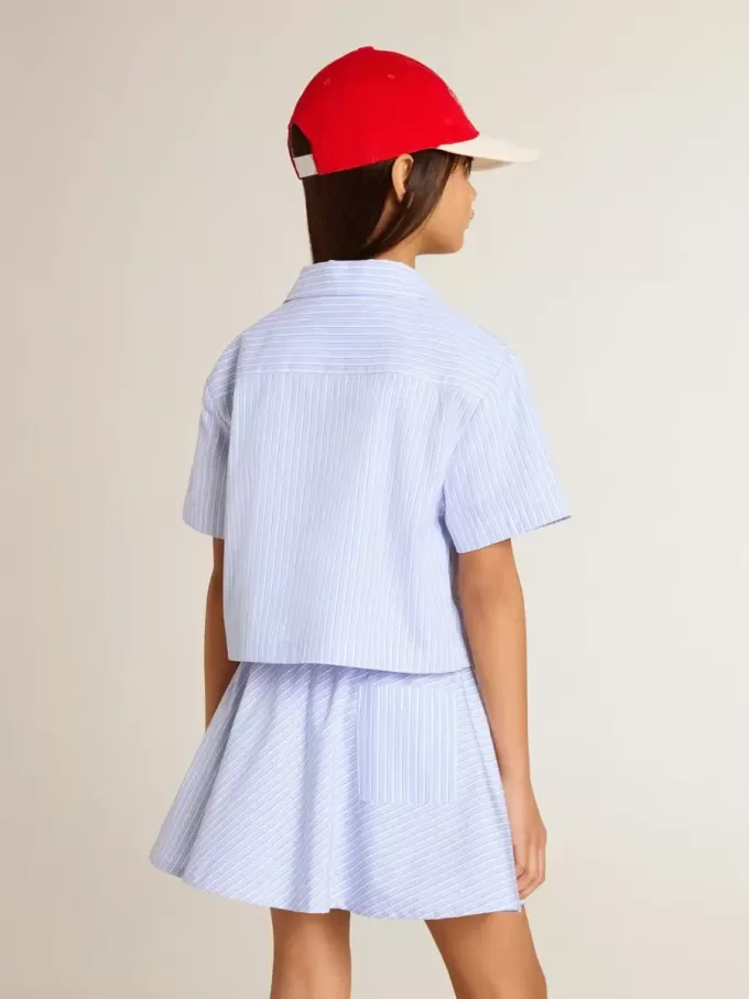 Camisa corta de niña de algodón azul claro a rayas Camisa corta de niña de algodón azul claro a rayas