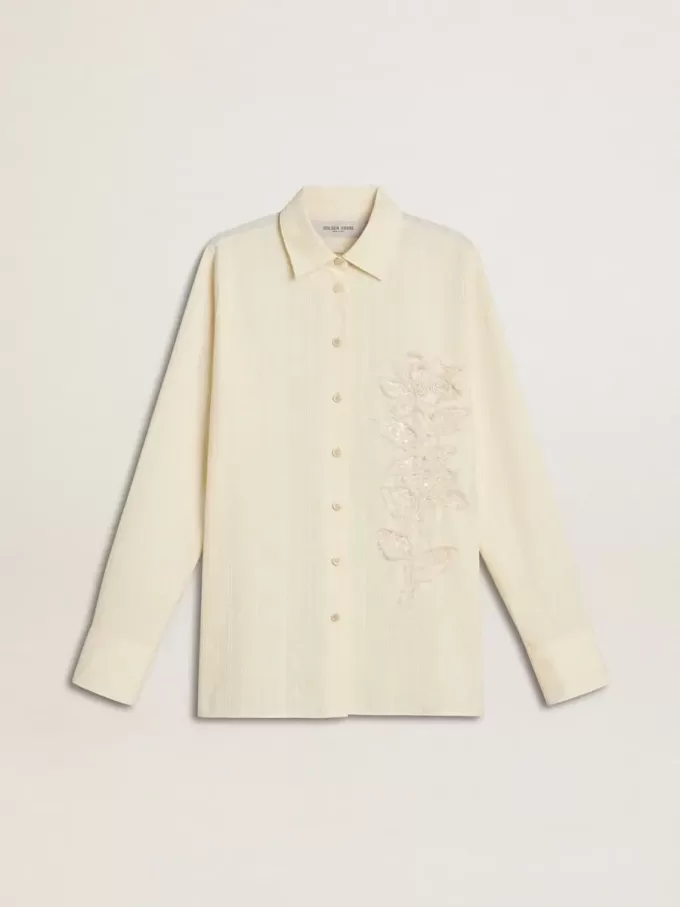 Camisa de algodón color crema para mujer con bordado floral Camisa de algodón color crema para mujer con bordado floral
