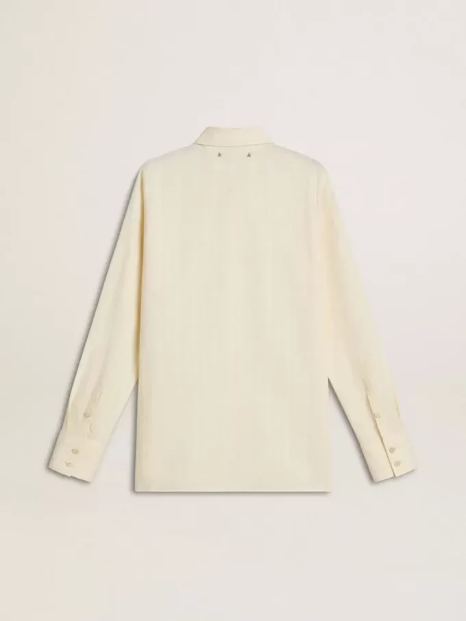Camisa de algodón color crema para mujer con bordado floral Camisa de algodón color crema para mujer con bordado floral