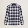 Camisa de cuadros azules y blancos para niño con estampado en la espalda Camisa de cuadros azules y blancos para niño con estampado en la espalda
