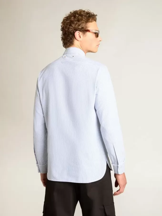 Camisa de hombre con rayas estrechas Camisa de hombre con rayas estrechas